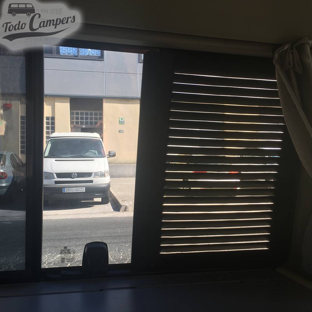 Vista trasera de AirVent desde dentro de furgoneta T4