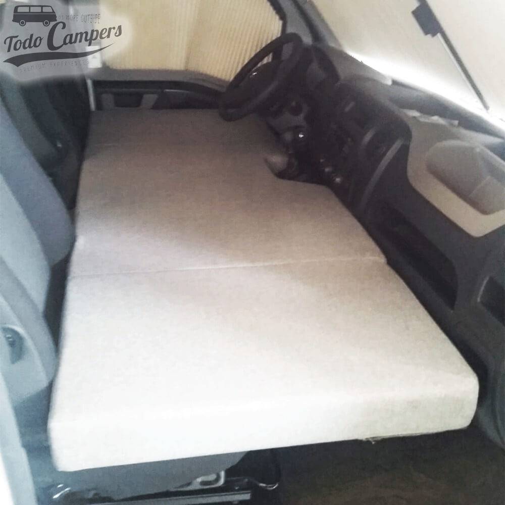 cama con tablero dm y espuma para furgonetas Renault Master, Opel Movano y Nissan NV400