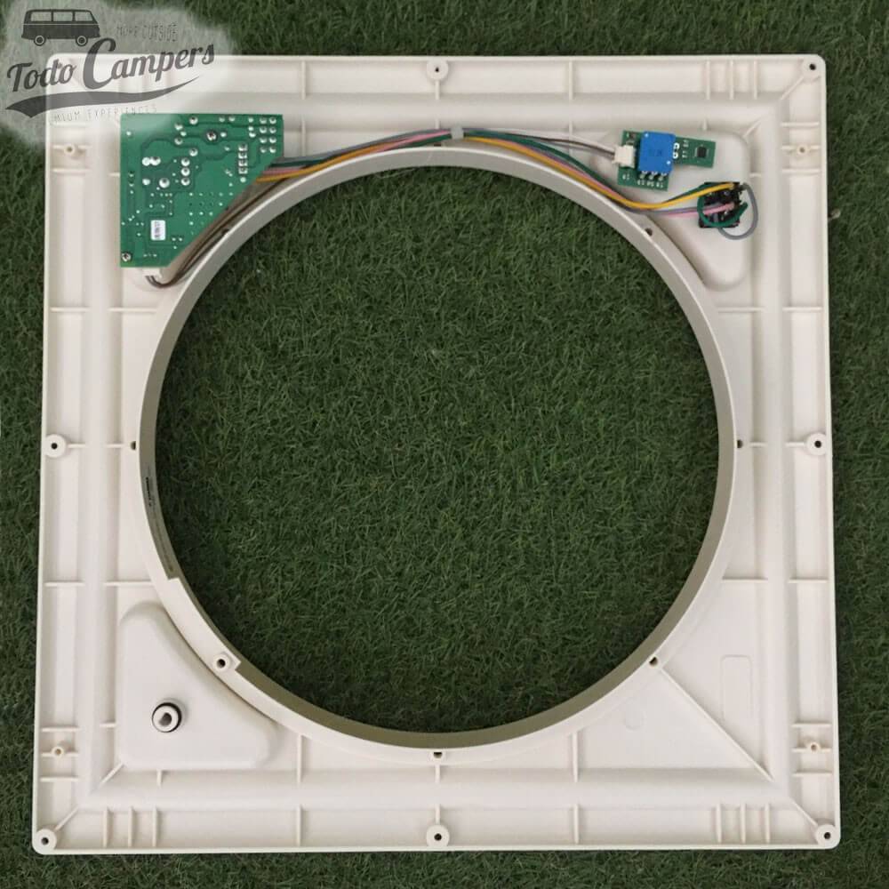 Claraboia Fiamma Turbo Vent 40 Branca perfeita para ventilara sua autovivenda ou caravana