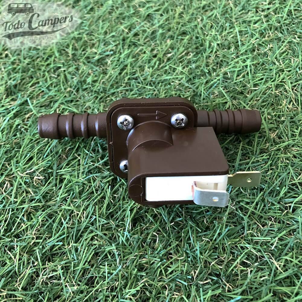 Válvula pressostato para ativar uma bomba de água elétrica