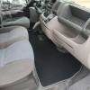 Alfombrilla en Fiat Ducato del 2007 con banqueta doble en el lado de pasajeros.