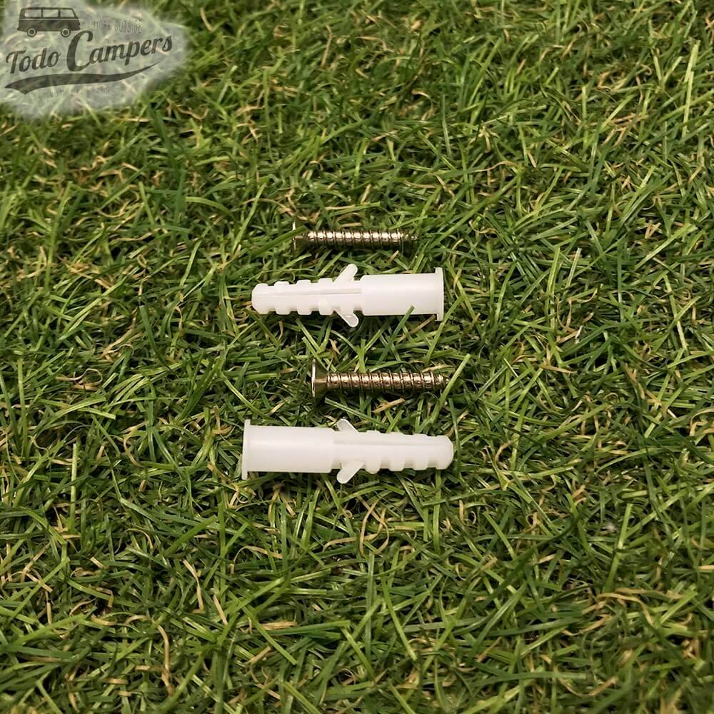 Parafusos para colocar o detetor de gases na parede ou teto da nossa caravana