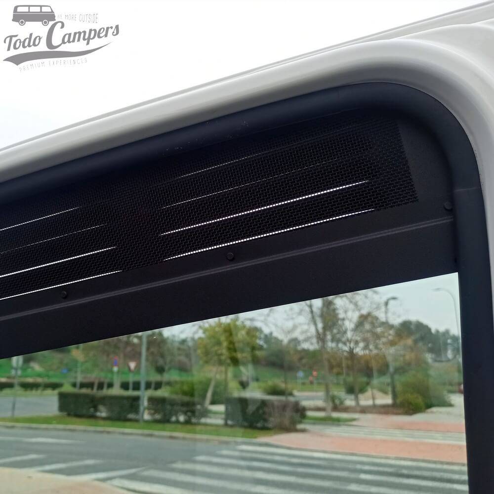 detalhe da grelha mosquiteira da grelha de ventilação de cabine em Volkswagen T6.1