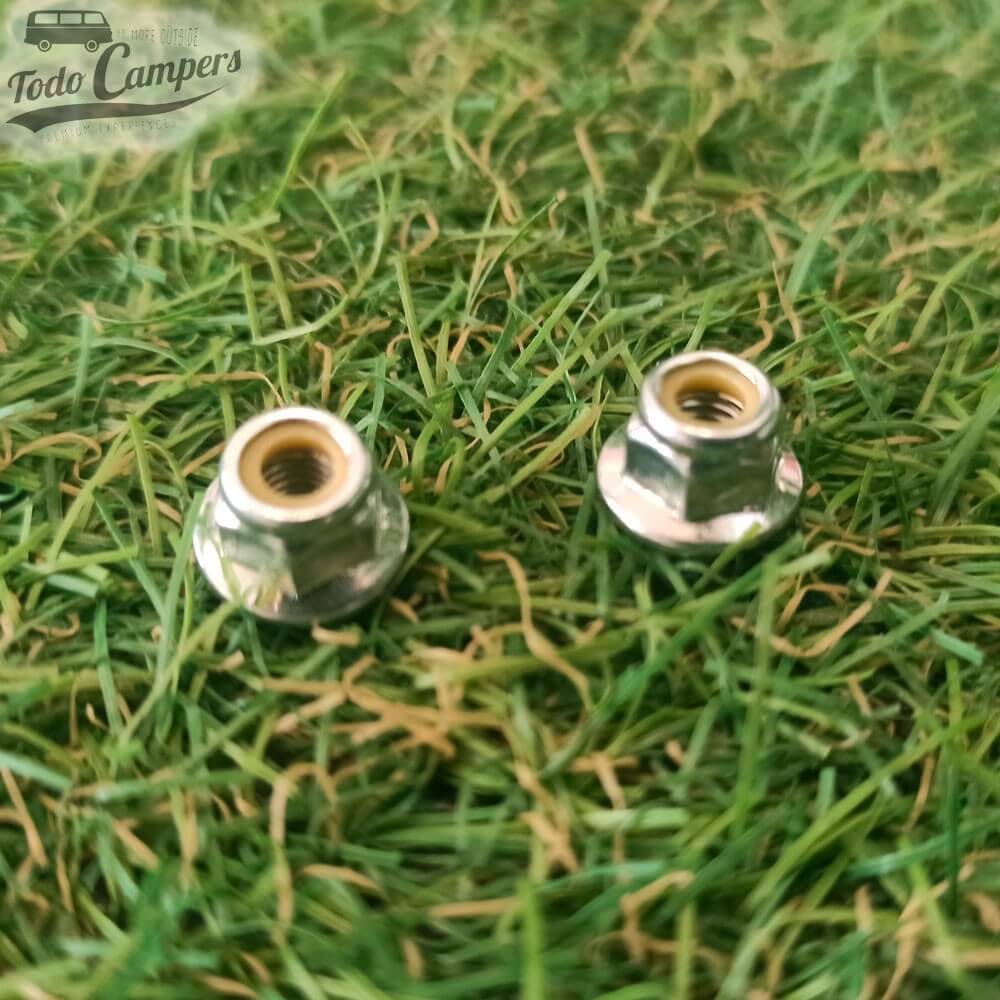 tornillos incluidos en el Portafusibles Auto Midi