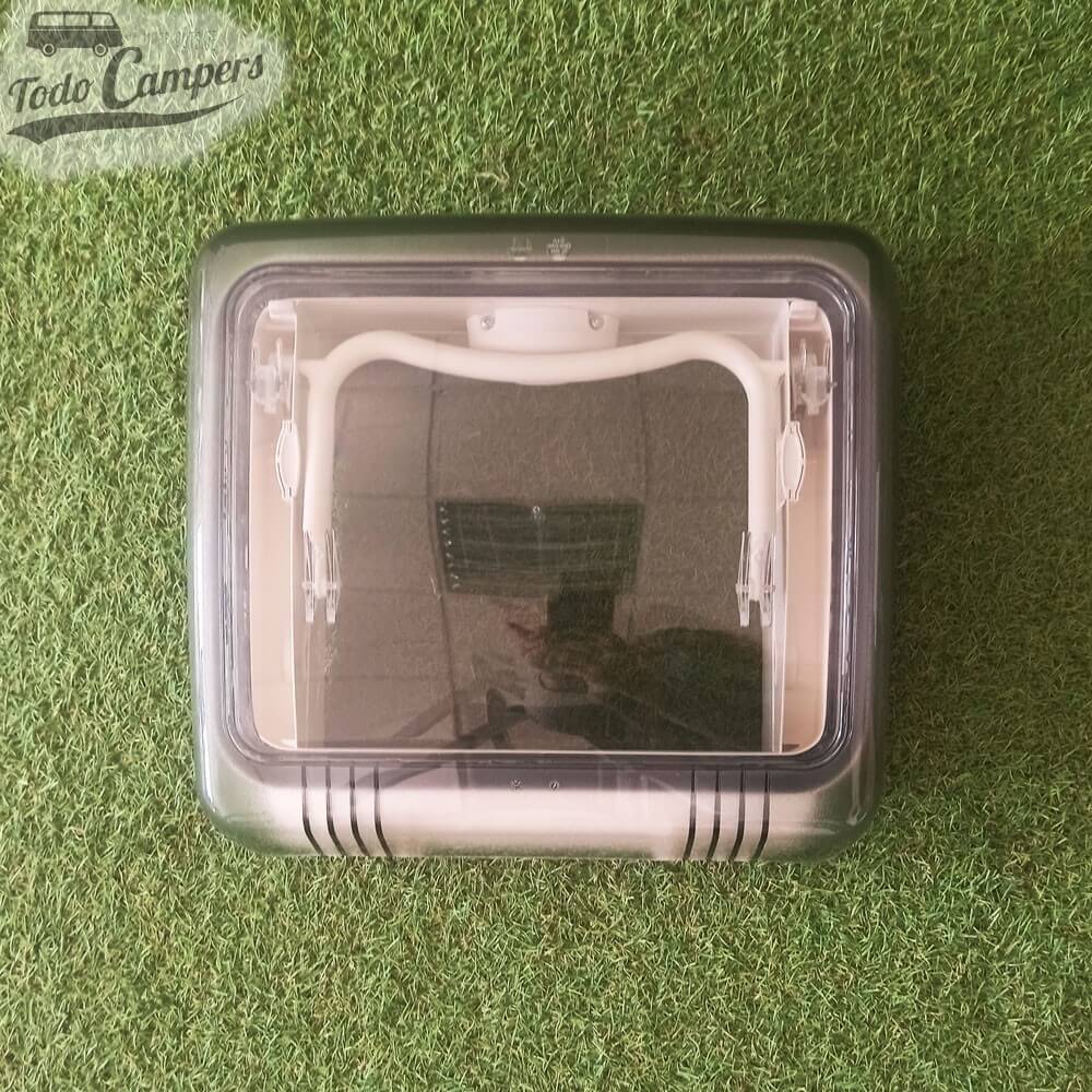 Claraboya Dometic Micro Heki Style de 28x28 cm accesorio de interior