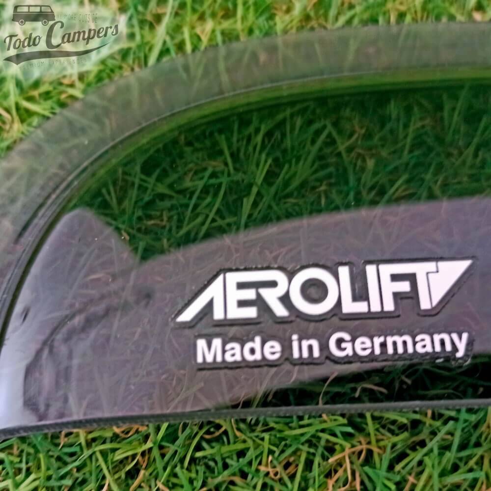 Detalle de la esquina en Derivabrisas / Deflector Ford Transit 2000-2013