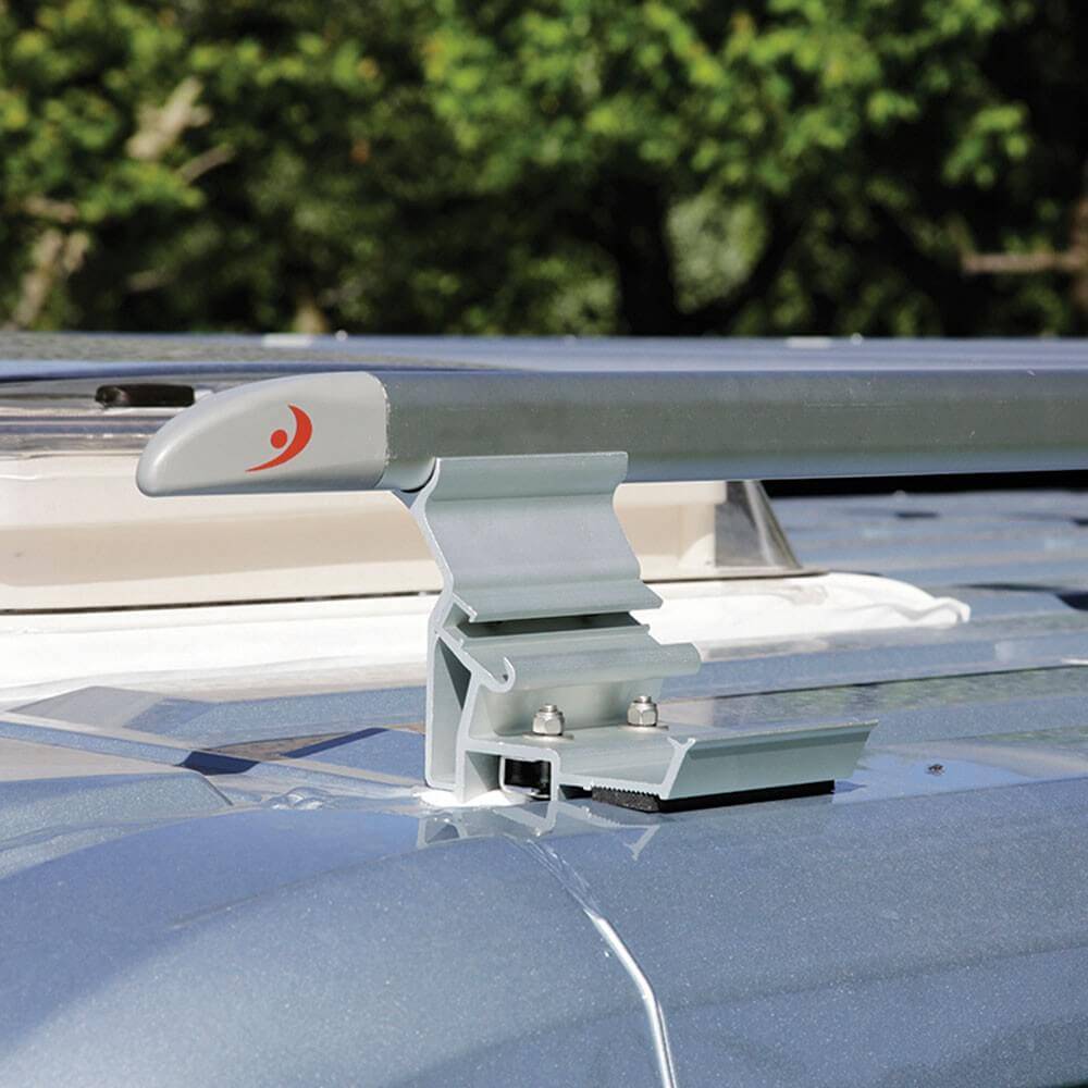 Barras portaequipajes Fiamma Roof Rail (Deep Black) con soportes para toldo F65 y F80s sin colocar