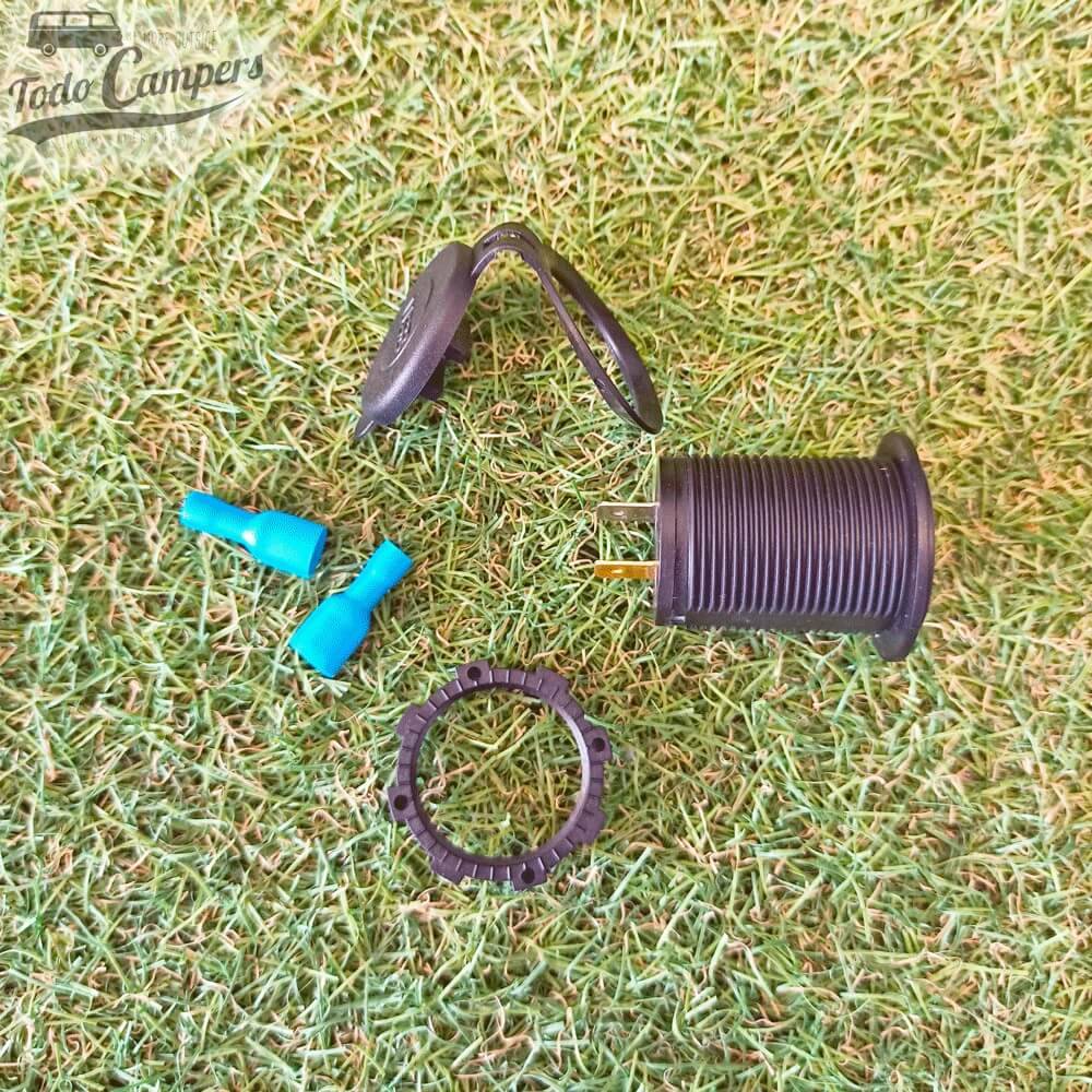 Puerto USB doble todas sus piezas