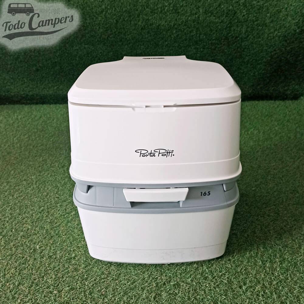 Sanita portátil química Thetford Porta Potti Qube 165 - vista frontal fechada