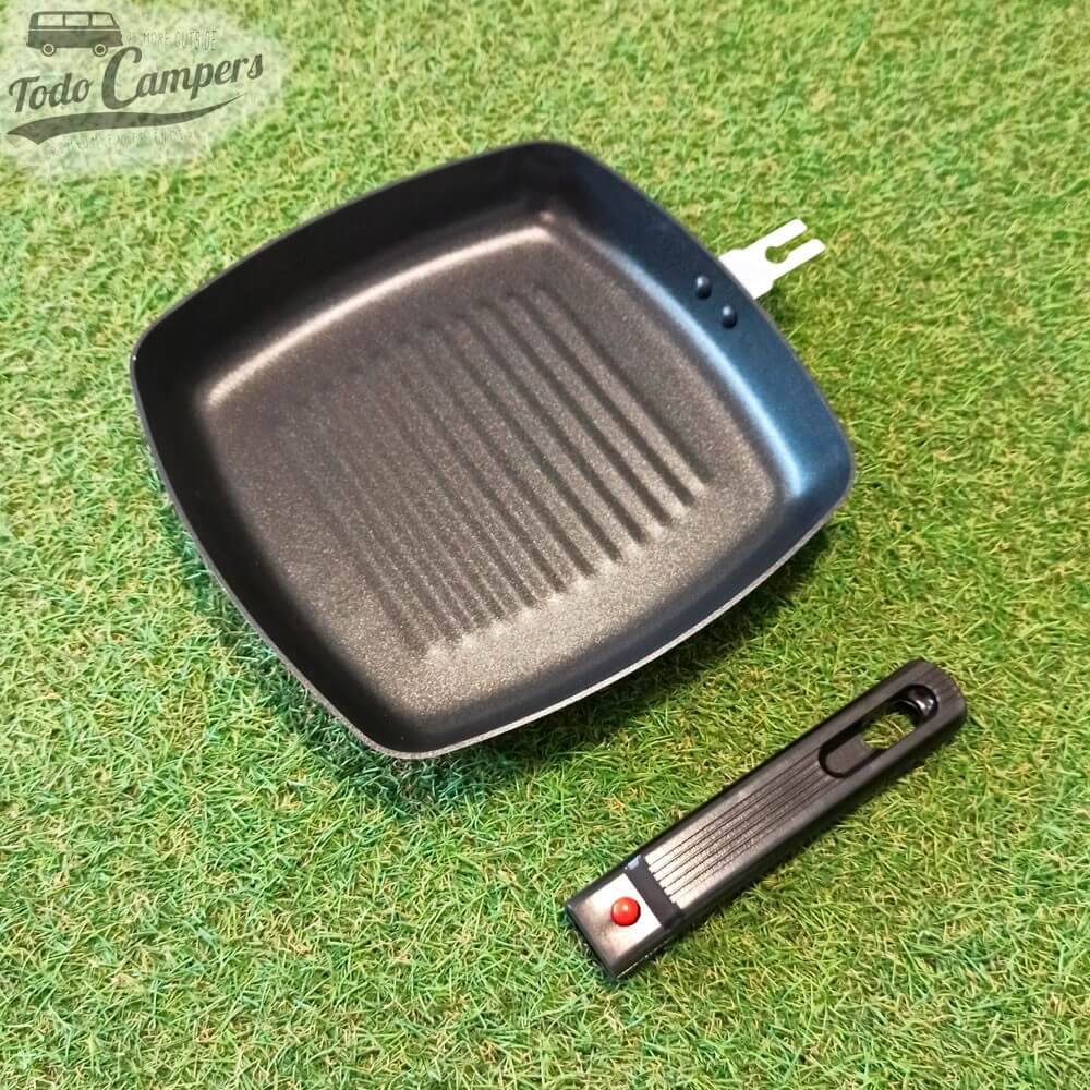 Sartén antiadherente cuadrada desmontada.