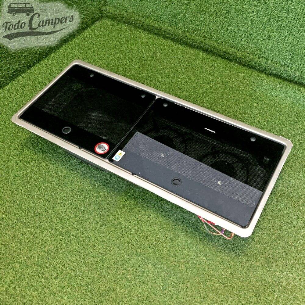 Lava-loiças + Fogão 2 bicos MO9722L - Dometic - tampas fechadas