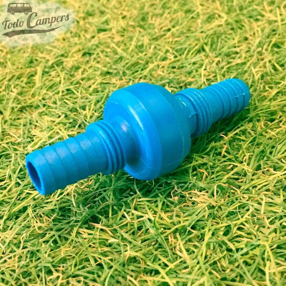 No interior contém uma fina malha inoxidável que evita que passem impurezas para a torneira ou bomba de água.