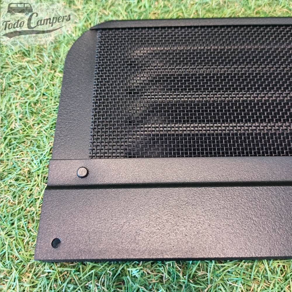 detalle de la rejilla de ventilación para chasis x244