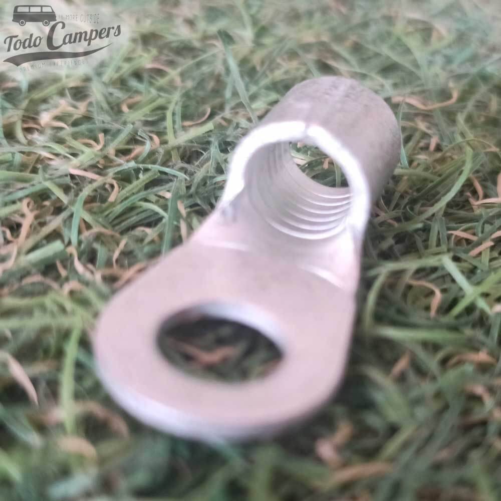 La rosca de la anilla del terminal es para tornillos de métrica M8.