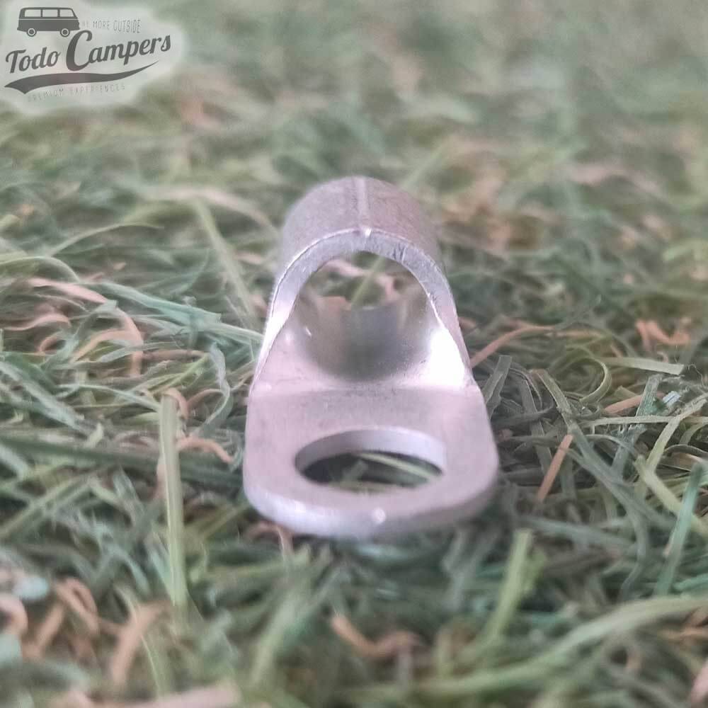 La rosca de la anilla es para tornillos de métrica M6.