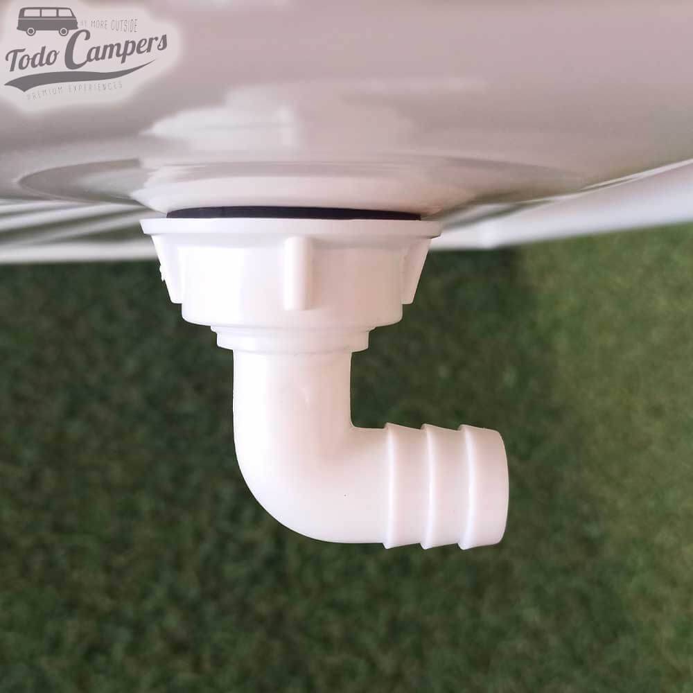 desagüe instalado en plato de ducha camper