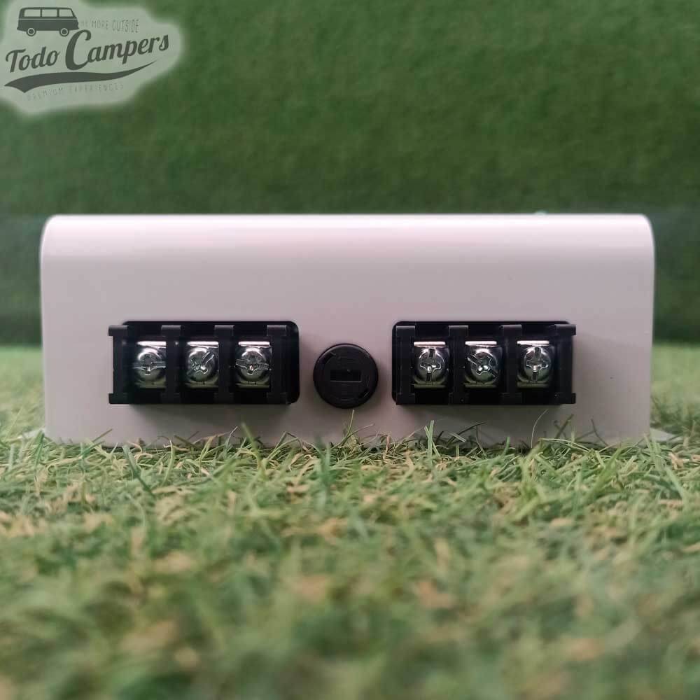 NDS Priority Switch dispone de dos salidas y dos entradas