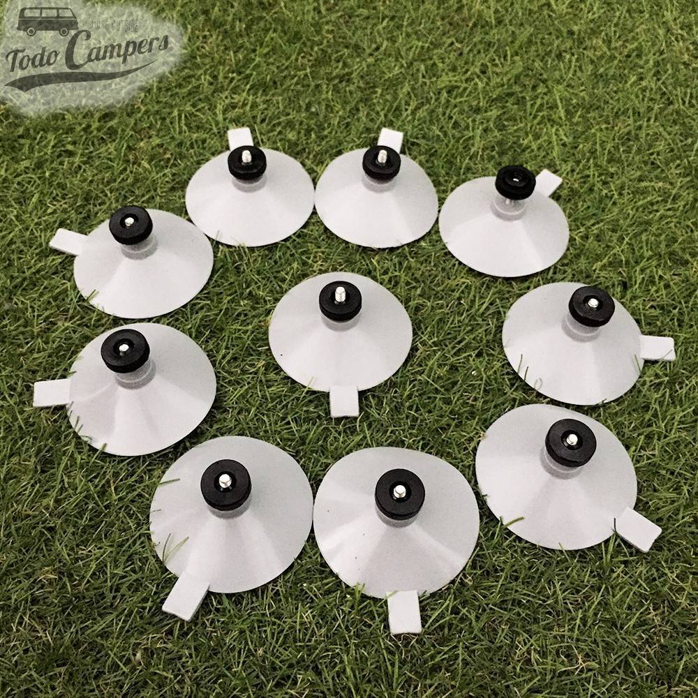 Incluye ventosas con rosca.