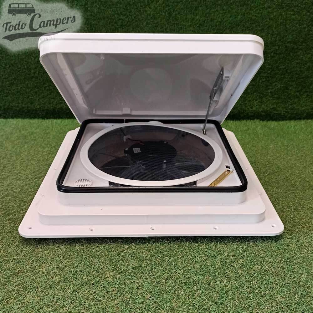 A claraboia Dometic FanTastic Vent 7350 de 40x40 cm é um potente ventilador inteligente