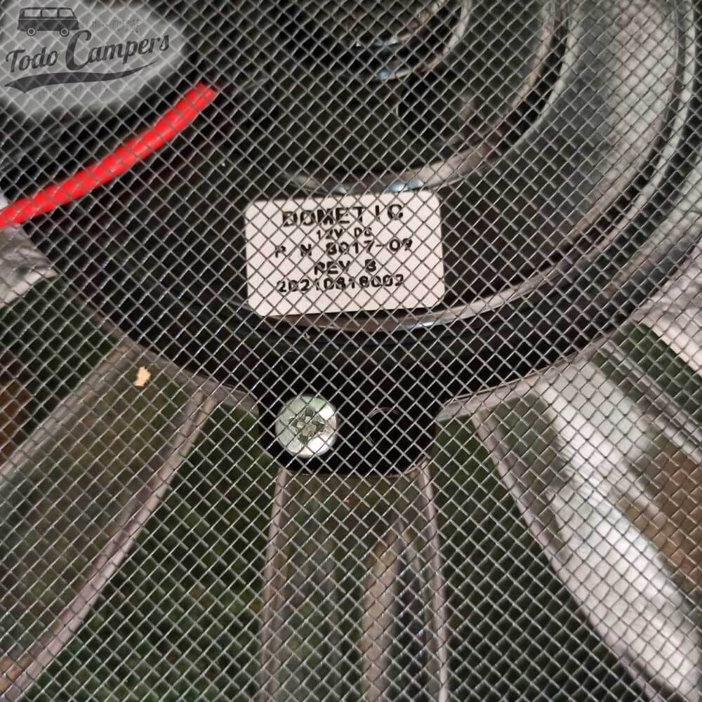 Dometic FanTastic Vent 7350 con 14 velocidades fijas manuales