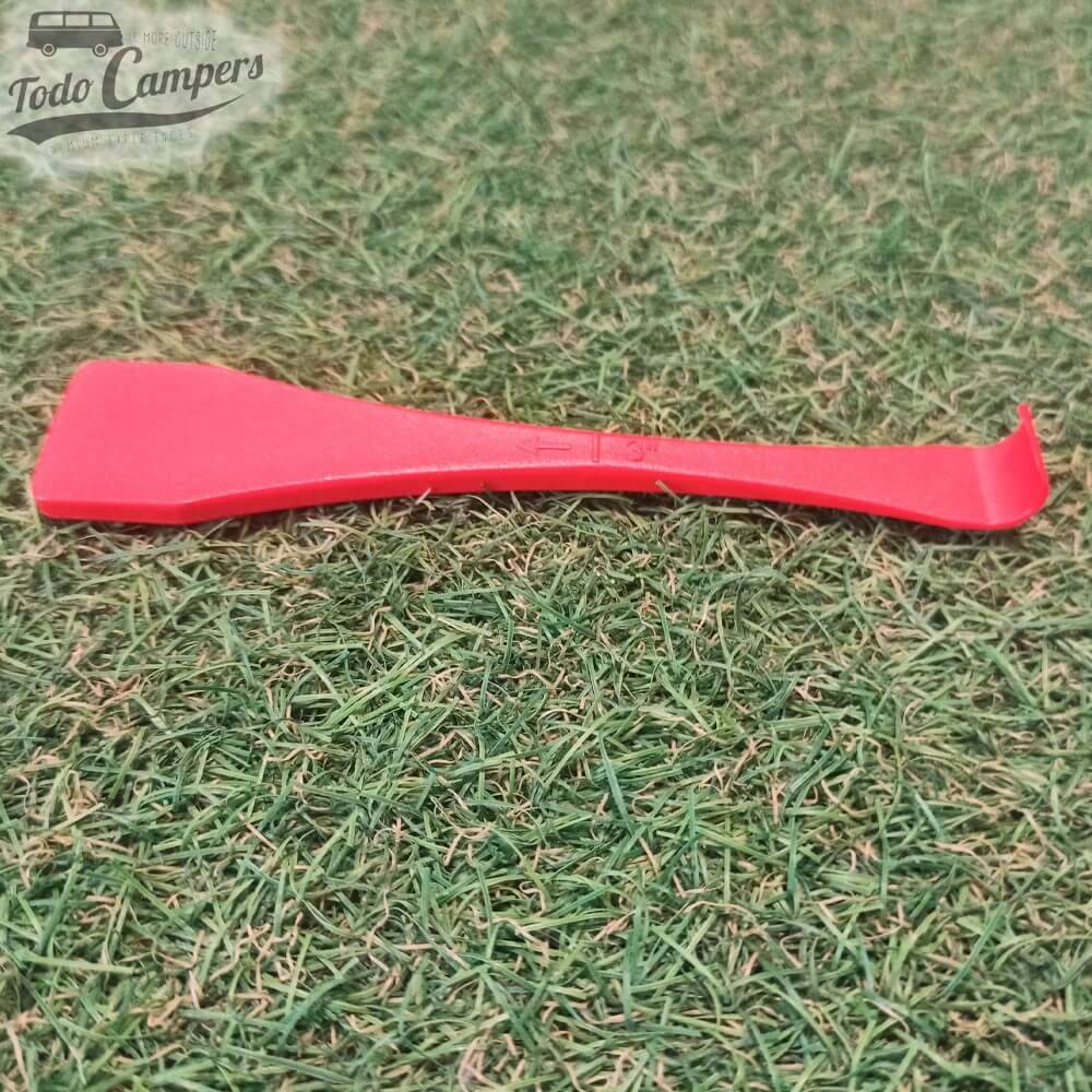 Herramienta para instalación de derivabrisas en VW Caddy