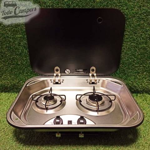 Cocina de gas de dos fuegos con tapa de vidrio y encendido eléctrico de la marca Carbest.