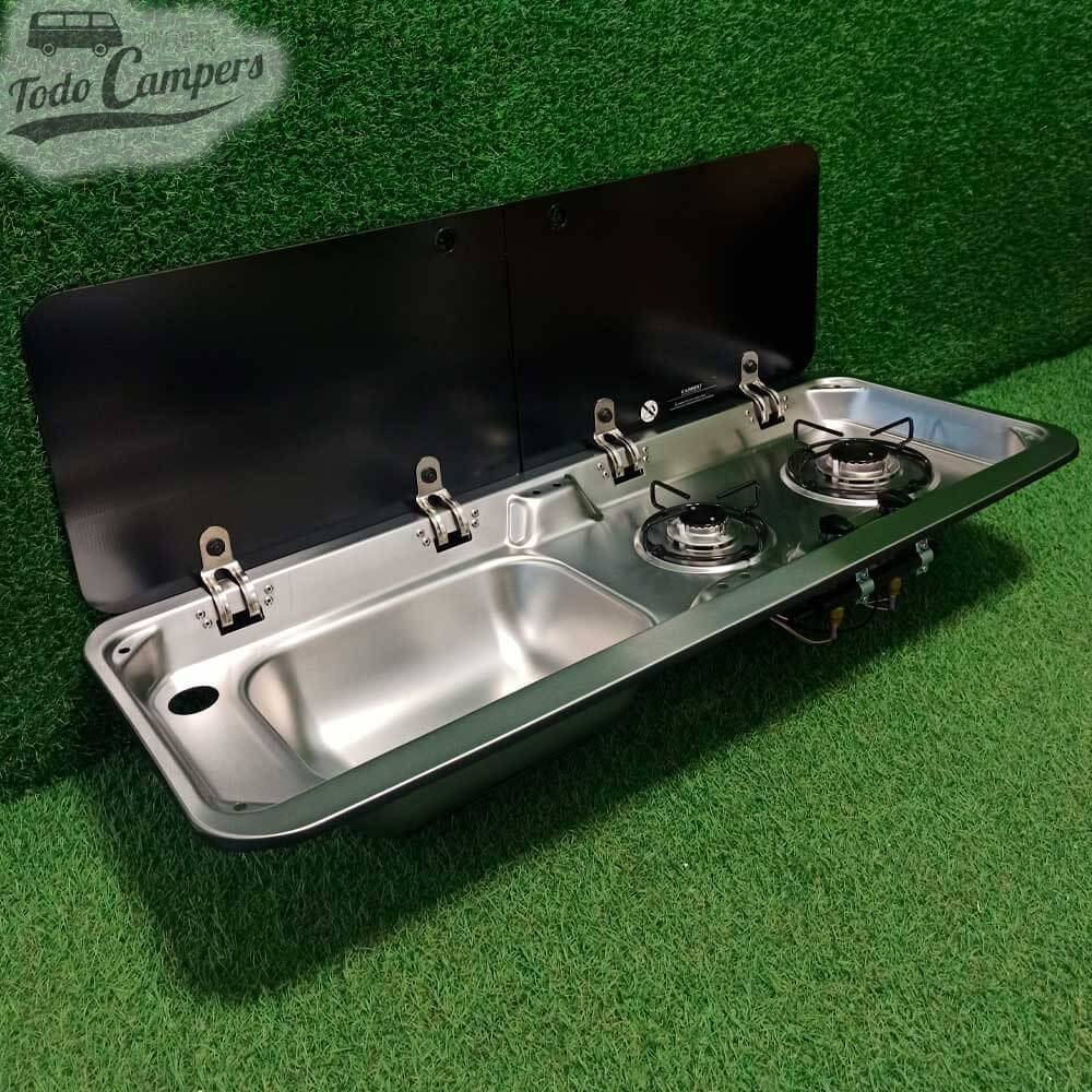 Combinação de lava-loiças (lado esquerdo) e placa de fogão de dois bicos com tampo de vidro da marca Carbest.