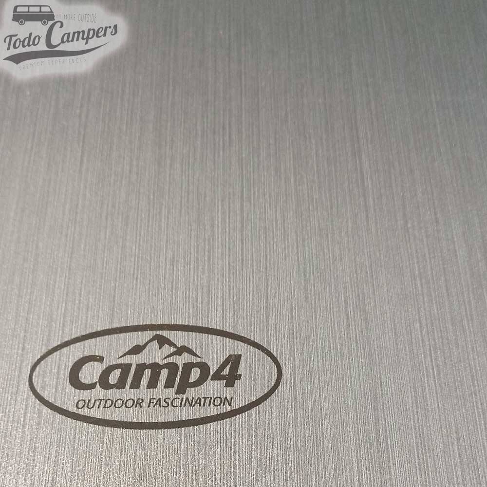 Color del tablero gris cepillado.