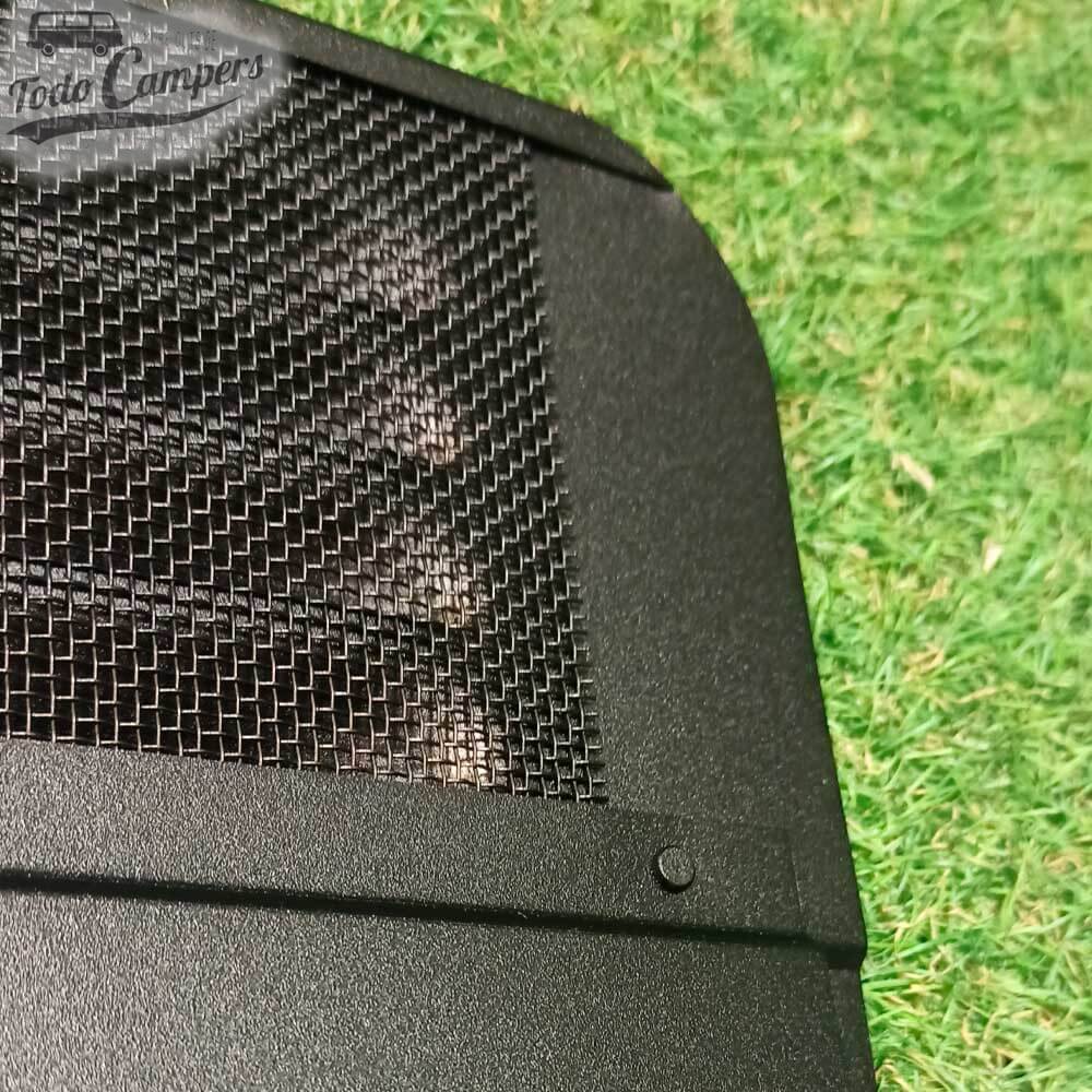 Detalle de la mosquitera de aluminio del  air vent de Sprinter 95-06