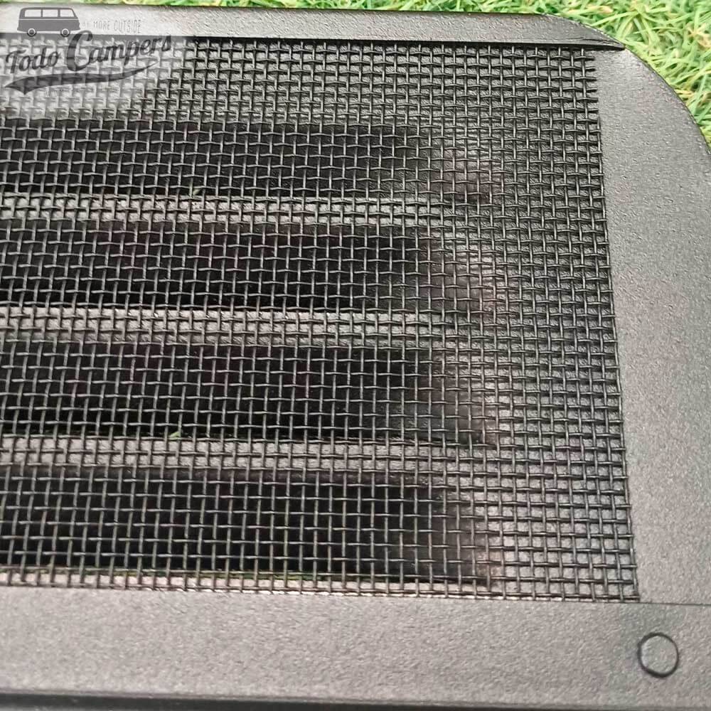 detalle de la rejilla mosquitera de aluminio del airvent
