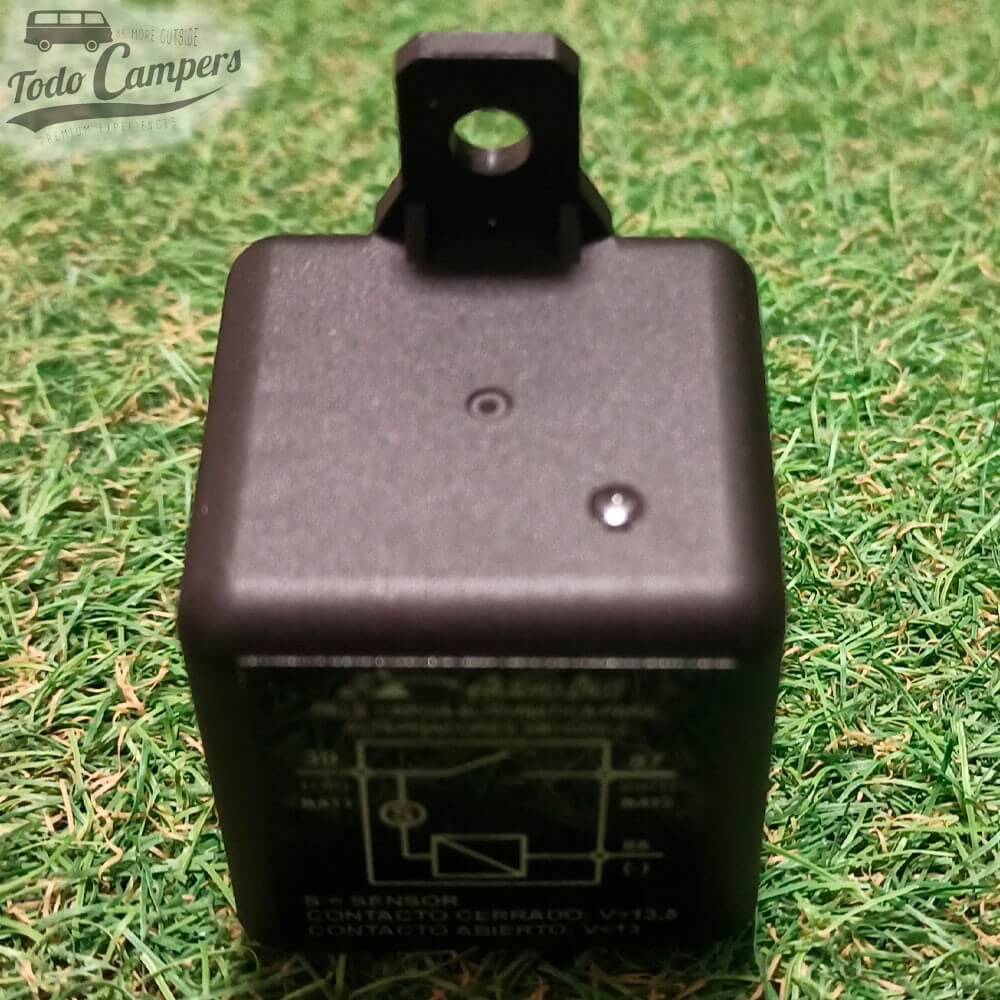 Relé SB12200 con LED integrado.