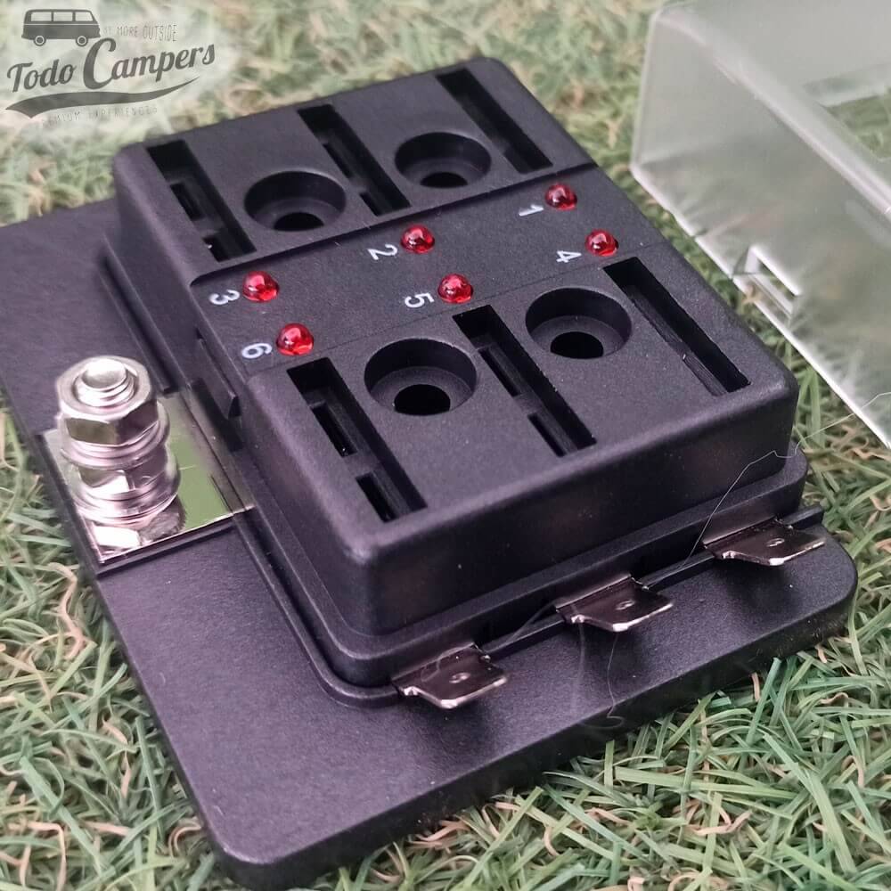 Caja portafusibles  de 6 fusibles para toma lateral.