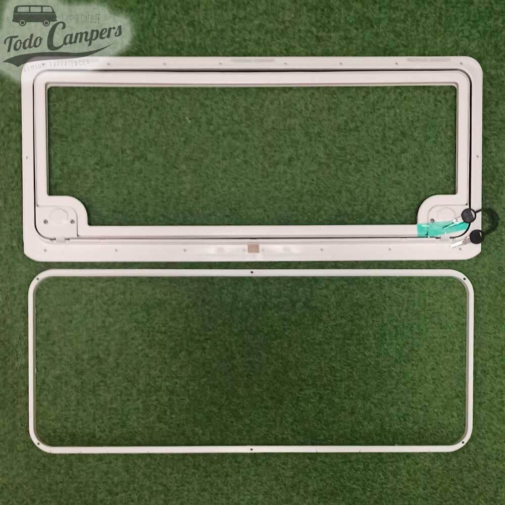 Parte trasera y marco de la puerta de servicio Thetford V