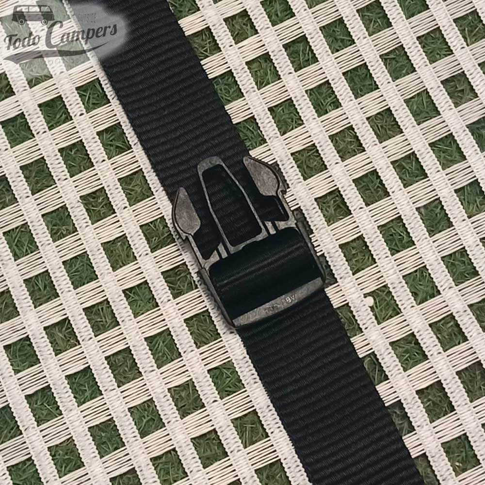 detalle de las correas de seguridad de la Red  Dometic Safety Net