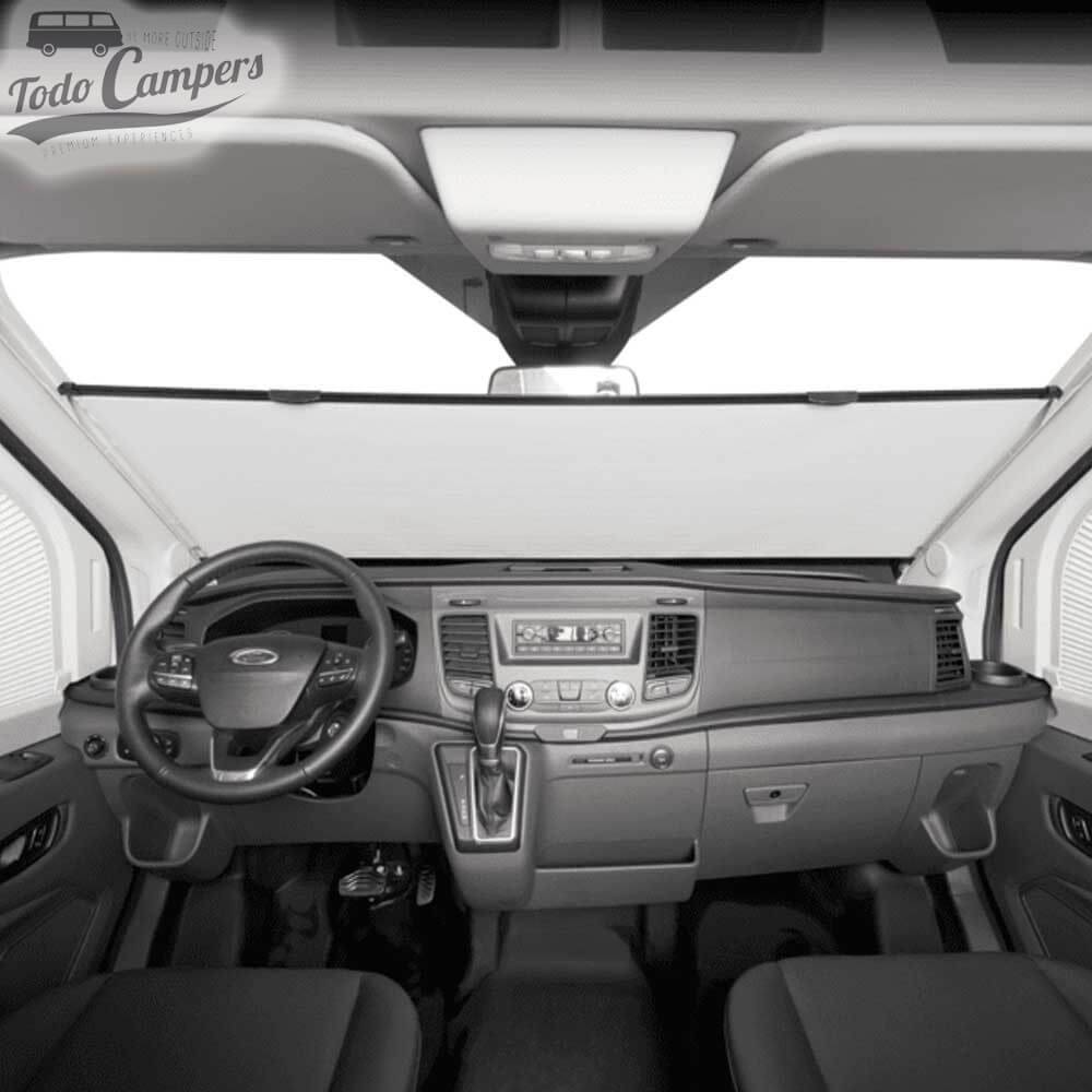 El carril guía está diseñado a medida para que pueda utilizarse con vehículos con o sin espejo retrovisor central.