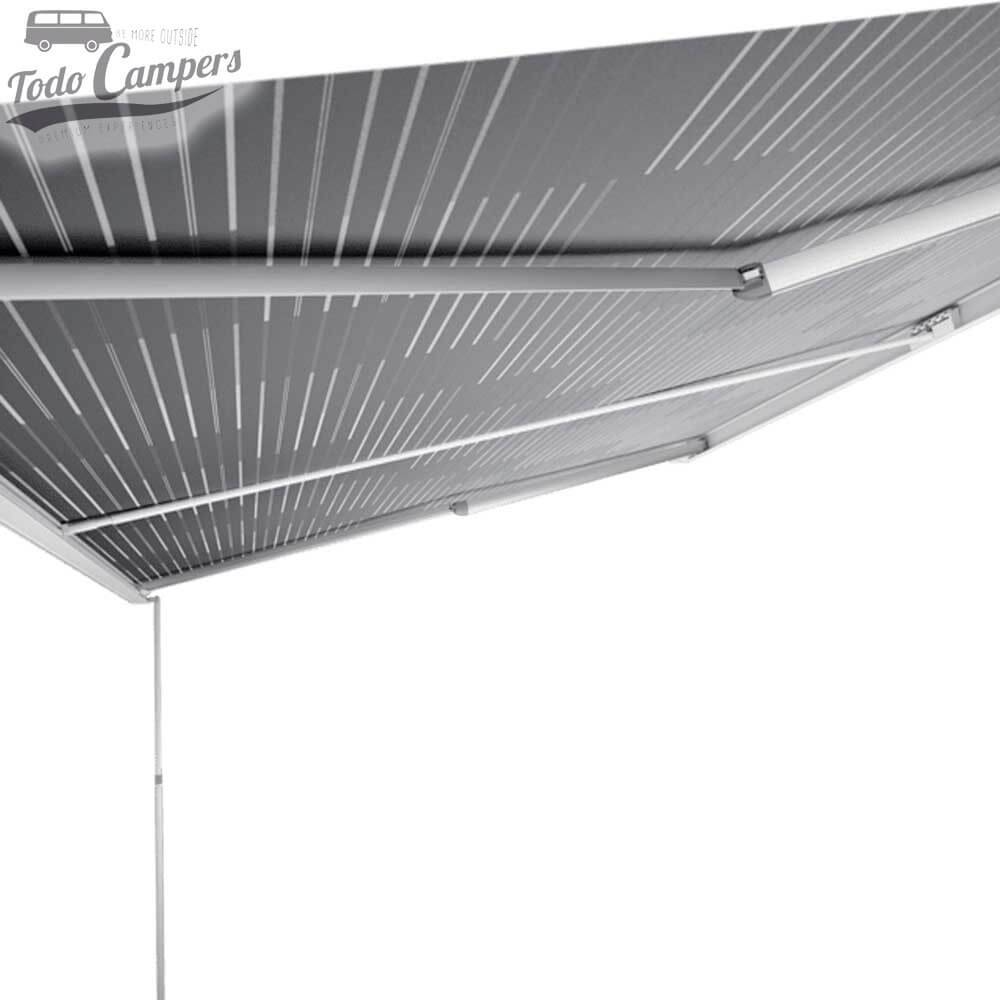 El Dometic PerfectWall tiene una barra de tensión patentada que se guarda en la carcasa