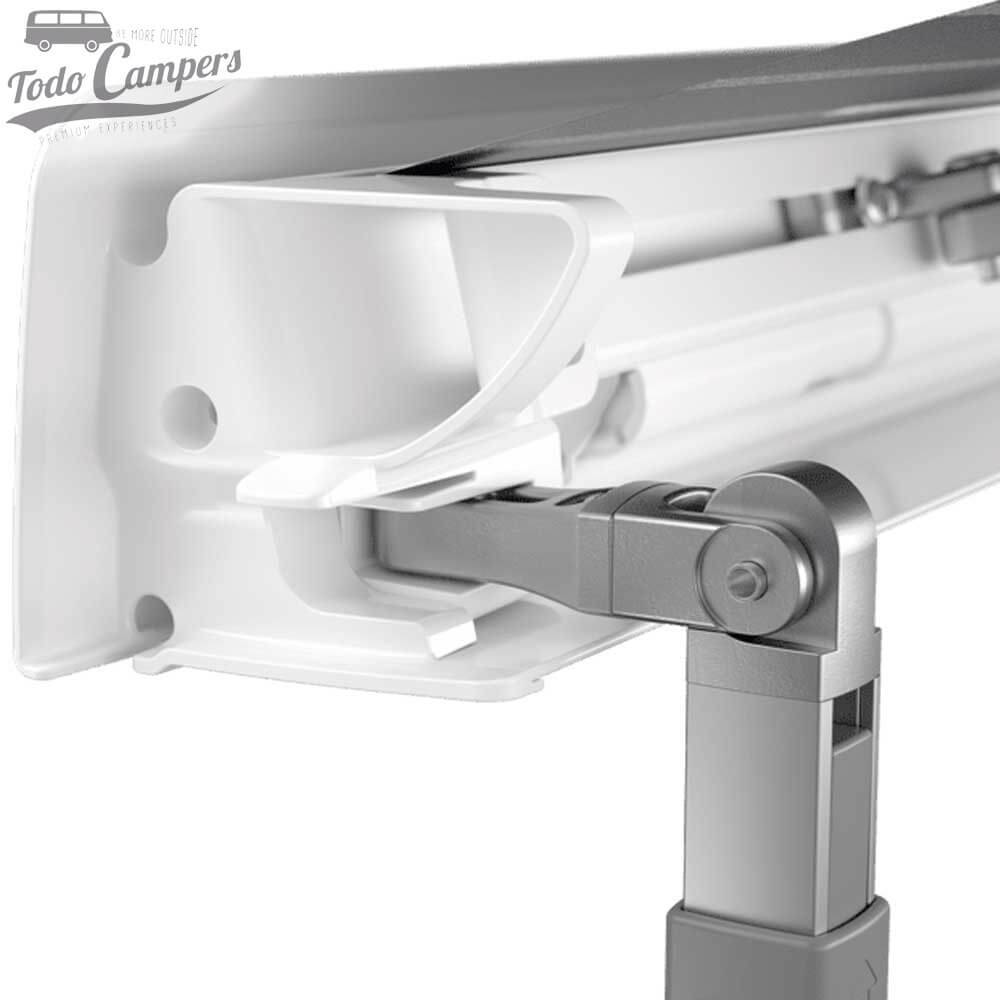 El toldo PerfectWall PW 1100 tiene nuevos postes de apoyo que salen desde los laterales para un montaje rápido