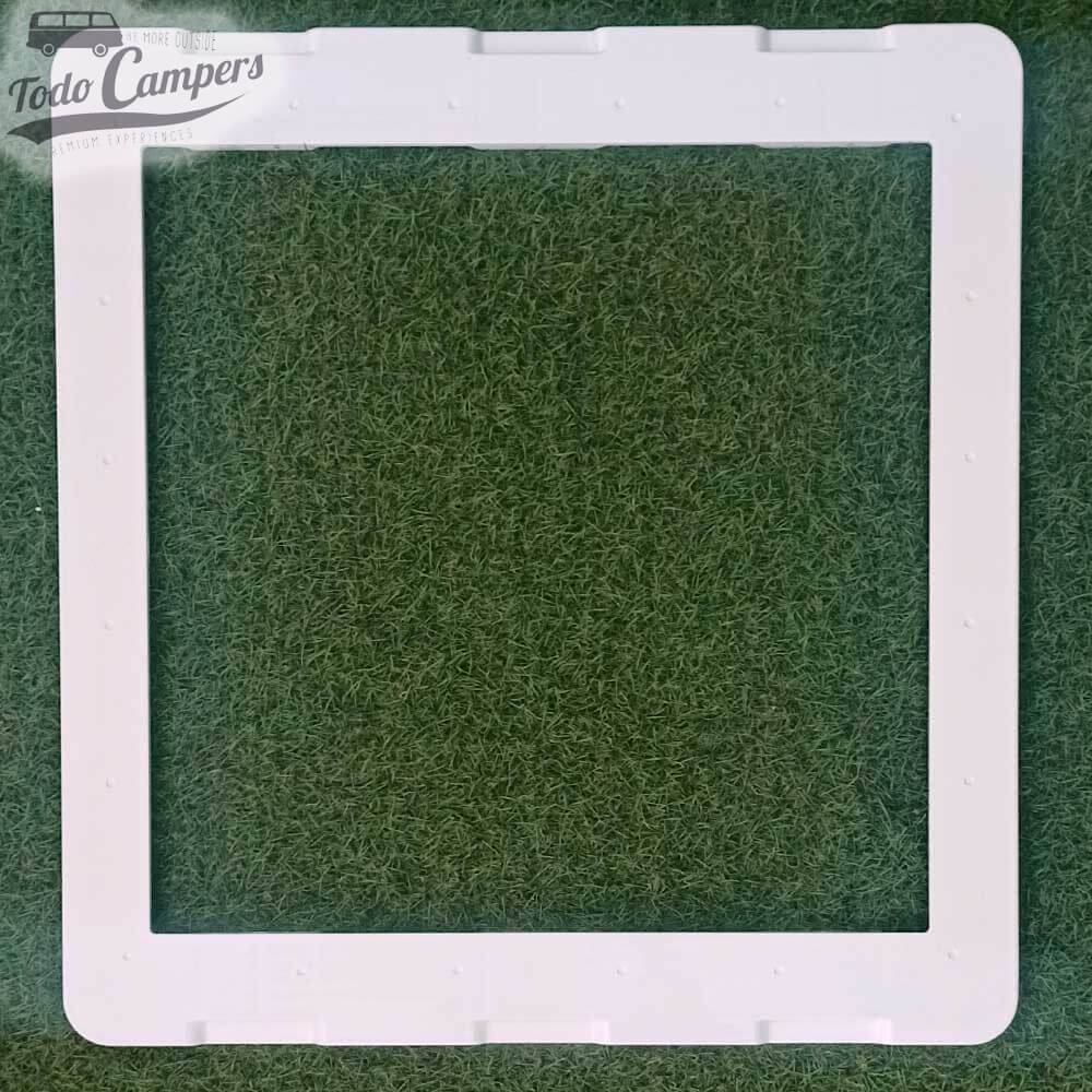 Adaptador de claraboia Fiamma (40x40) em tetos Ducato, Boxer e Jumper