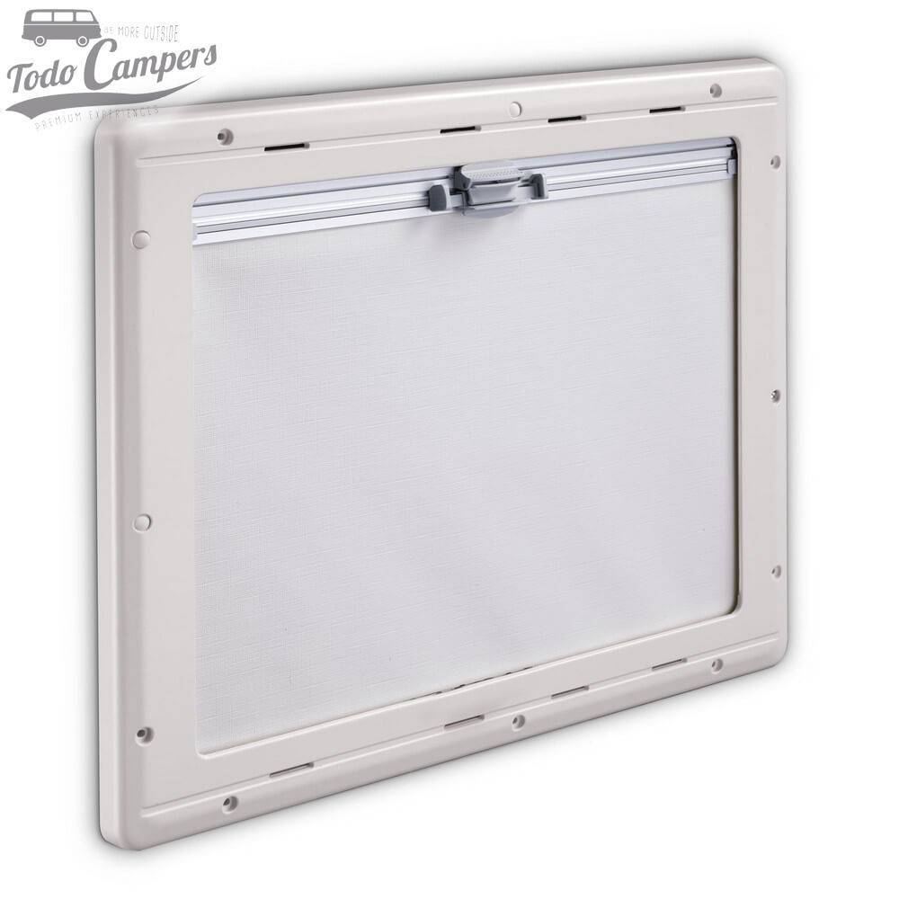 Interior de janela S4 com mosquiteira e estore escurecedor para maior privacidade