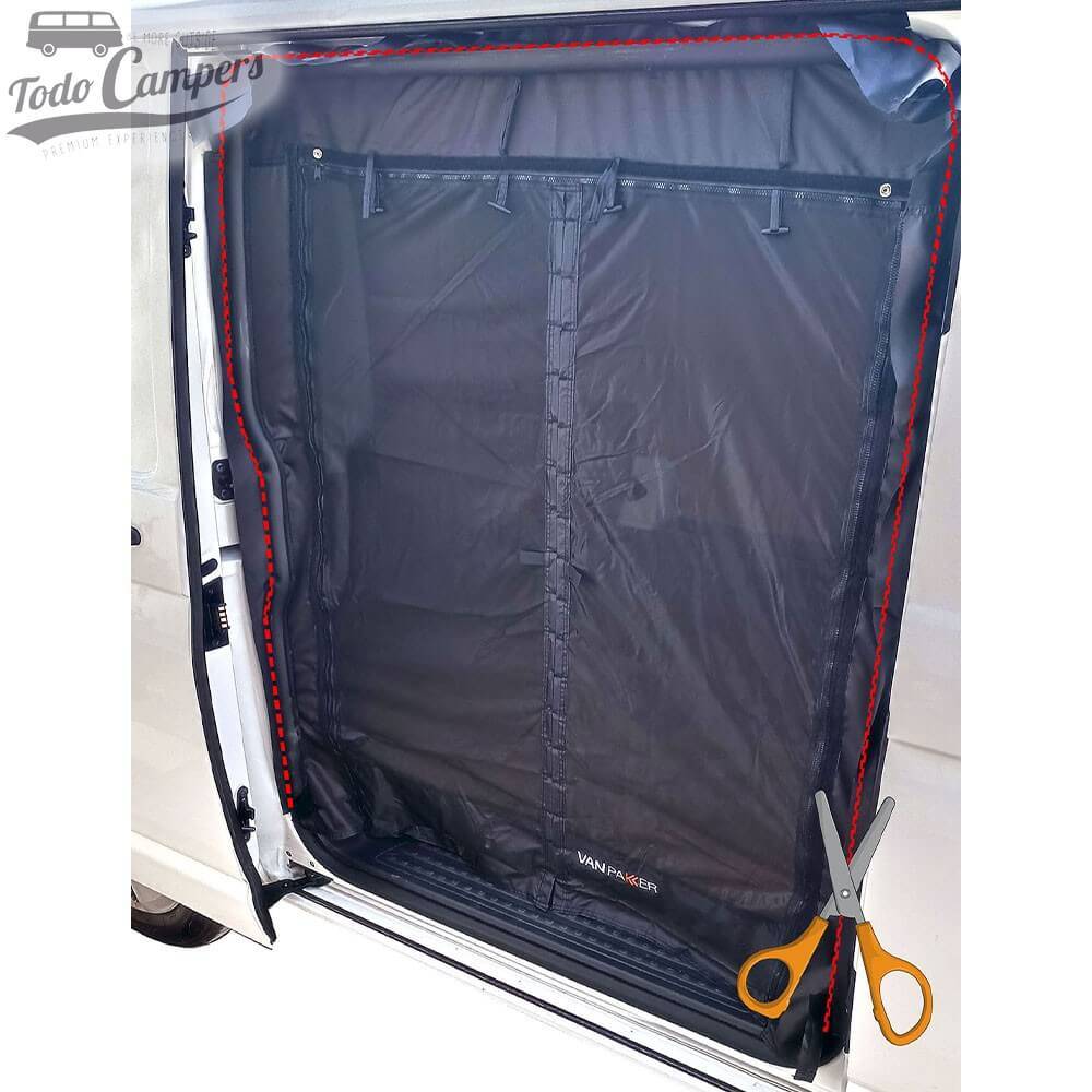 Recortar sobrante tras colocación de la goma estanca