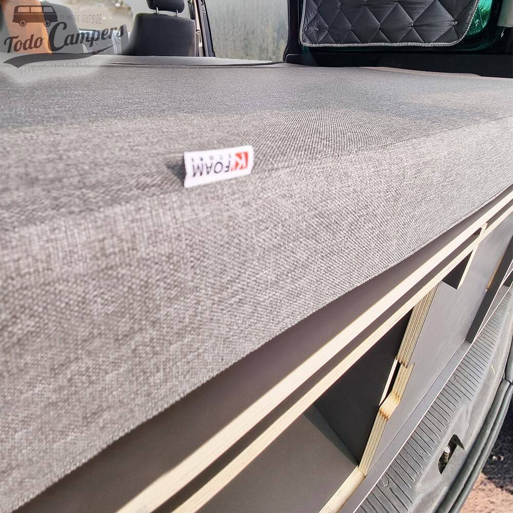 colchón de espuma incluido en el kit de mueble camper para Volkswagen