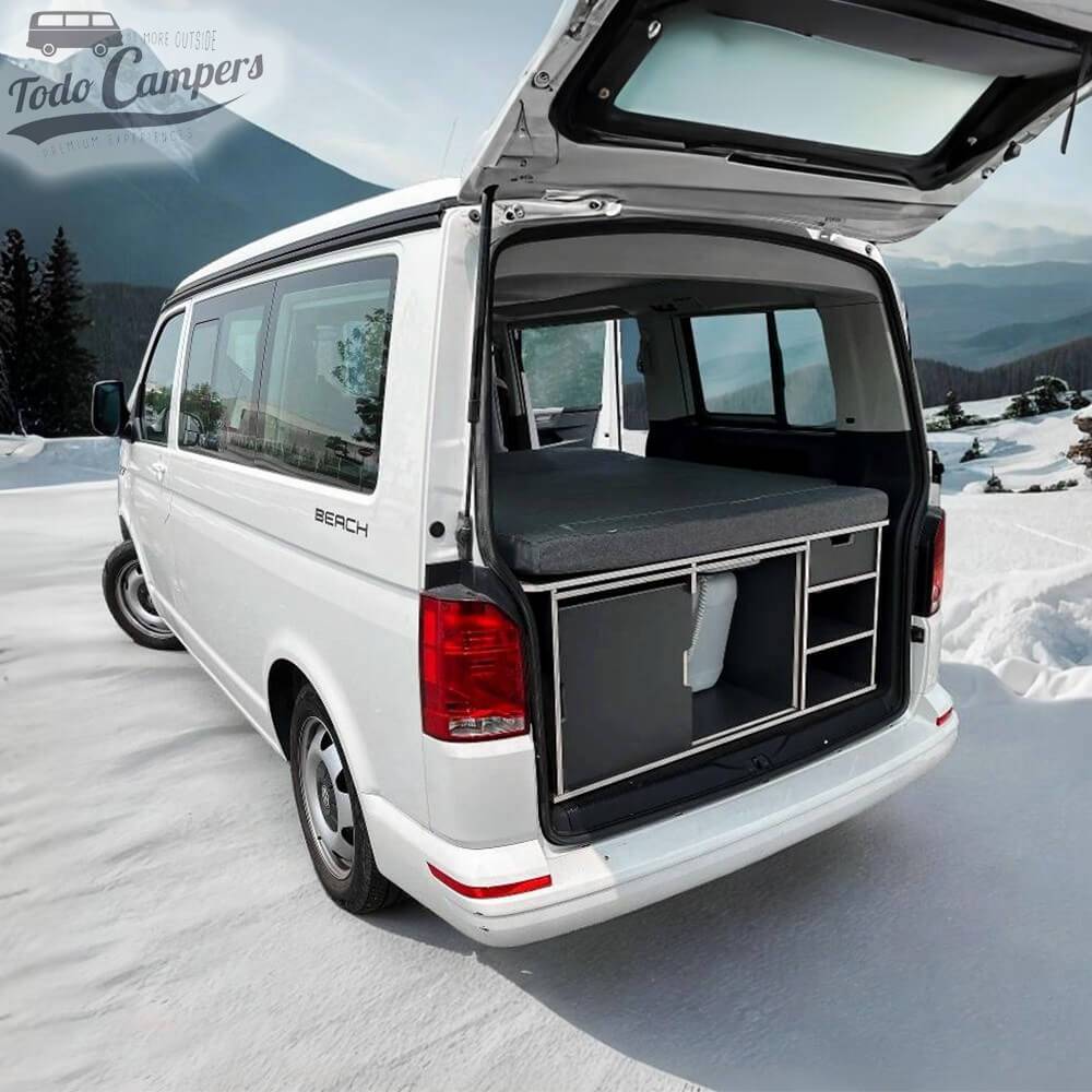 Mueble camper montado en California Beach sin mueble lateral