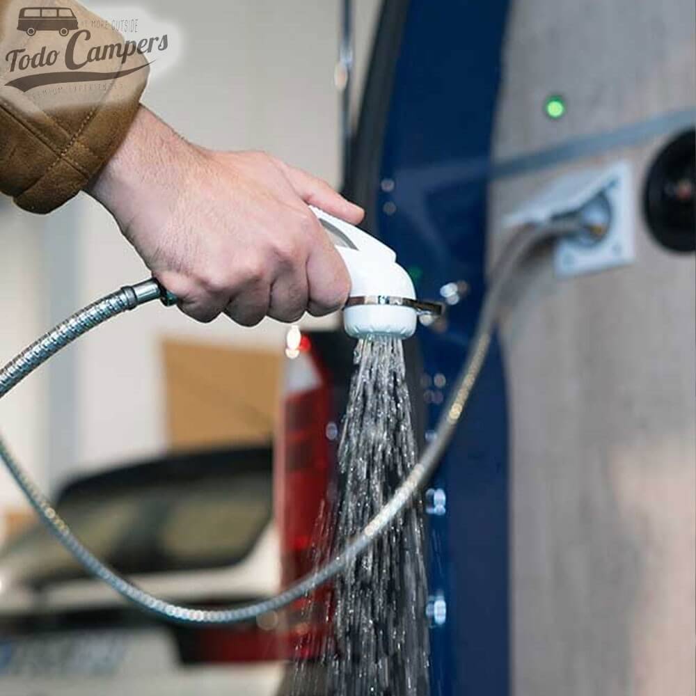 Toma de ducha exterior con grifo Charisma