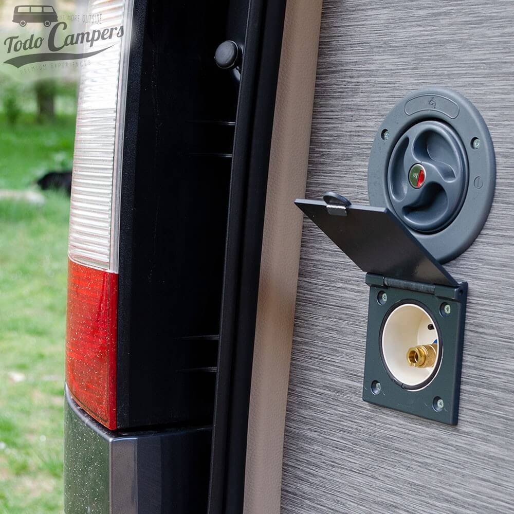 bocana instalada en mueble camper