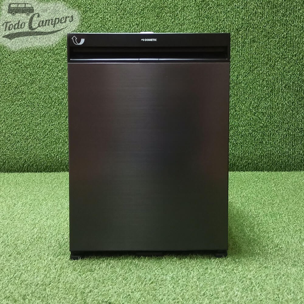 Frigorífico con Dometic NRX 50C con frontal negro