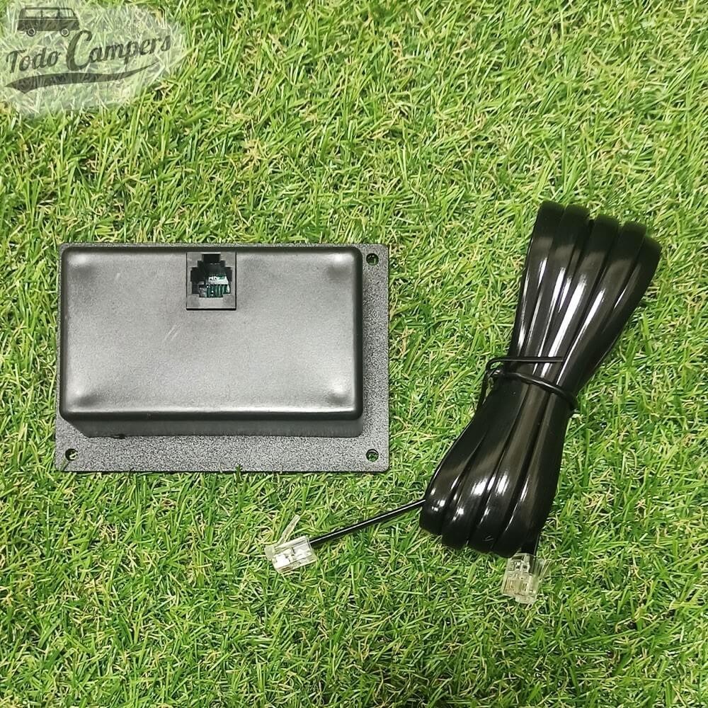 parte trasera del panel de control del inversor de onda pura Mc CAMPING - 1500 W