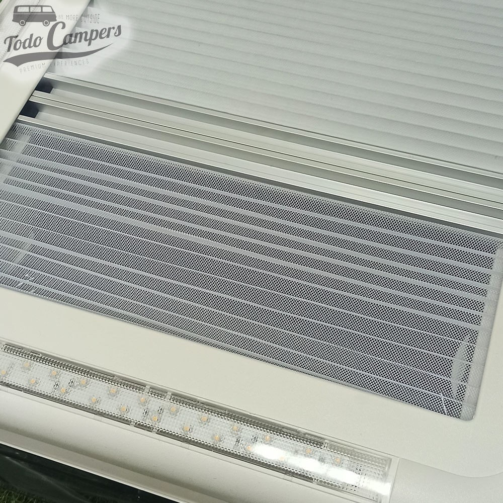 Moldura interior com LED, escurecedor e mosquiteira