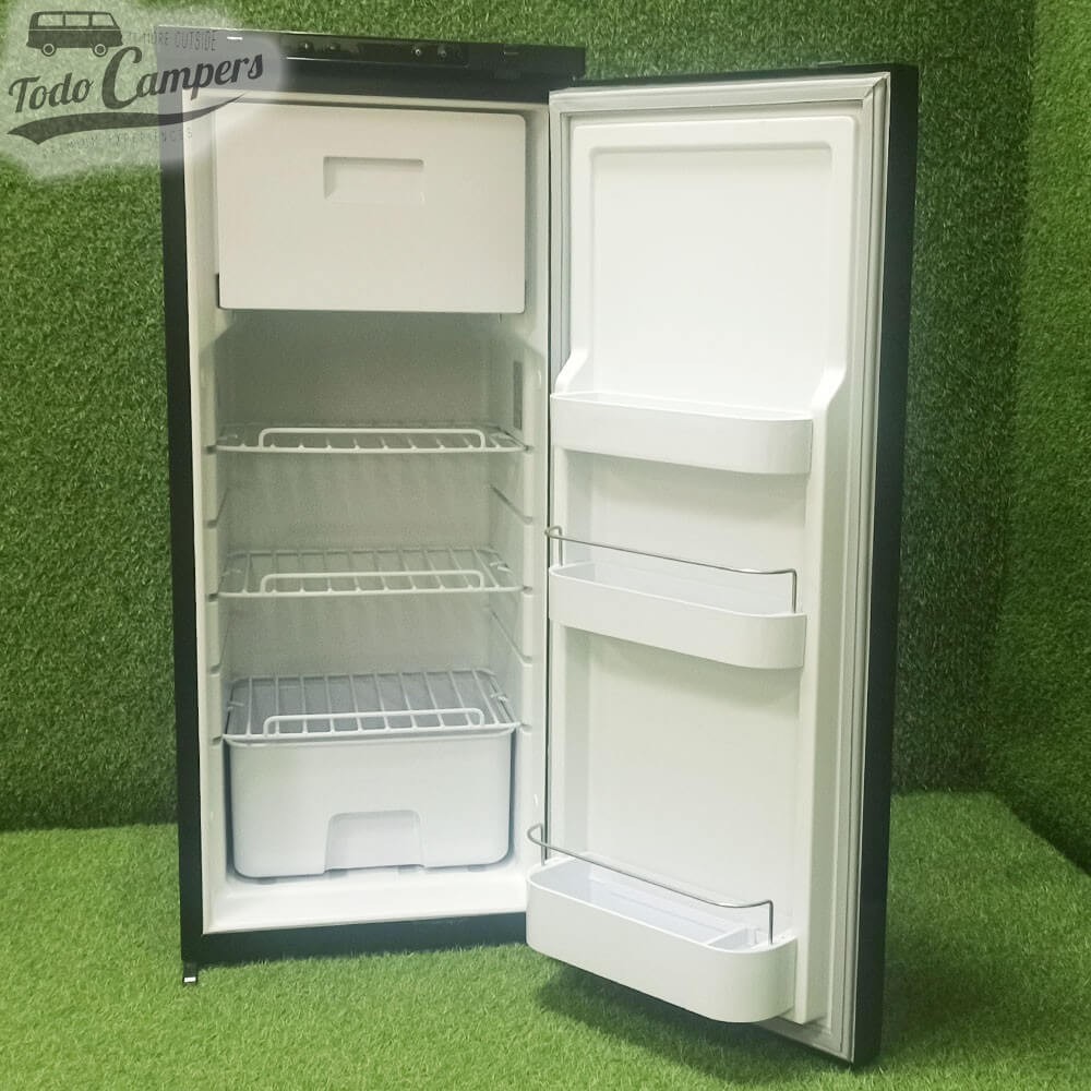 interior do Frigorífico com congelador Carbest LR90L