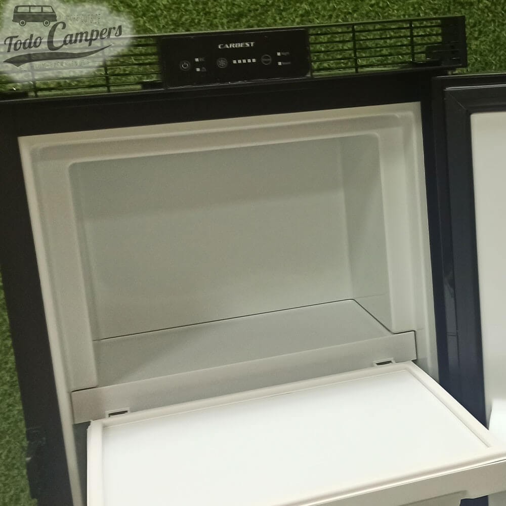 amplio congelador de 10,5 litros