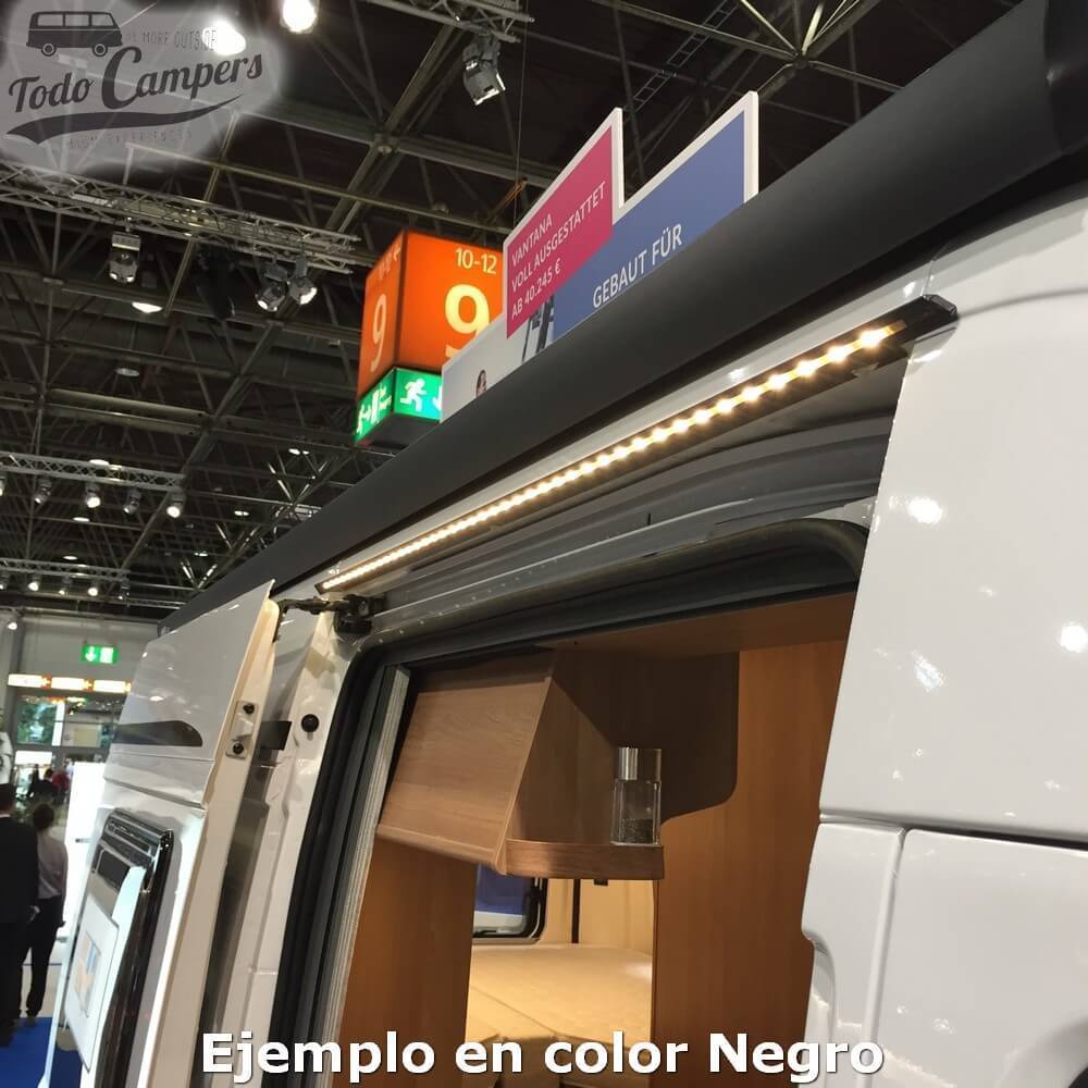 Ejemplo de Vierteaguas / Canalón de lluvia iluminado (tecnología LED) para las puertas correderas laterales encendido